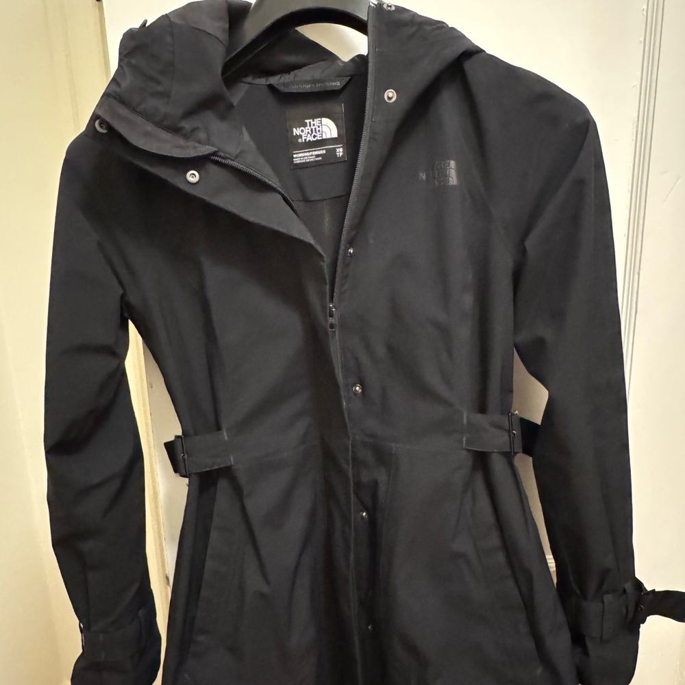 The North Face Woman’s Rain Trench - size XS